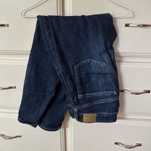 American Eagle dark wash hi-rise jegging